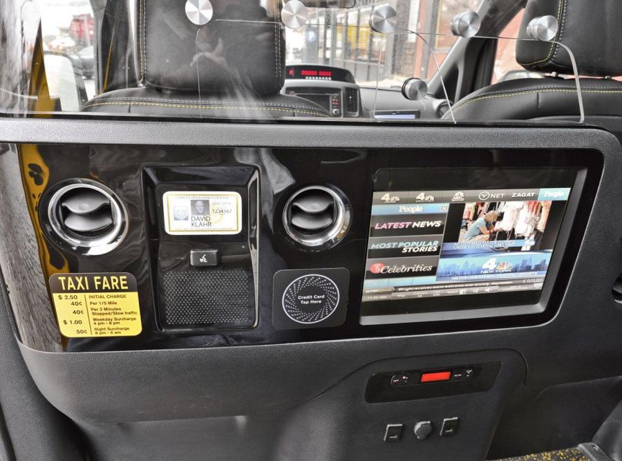  Nissan NV200 Taxi 2014 года  (фото 16 из 30)